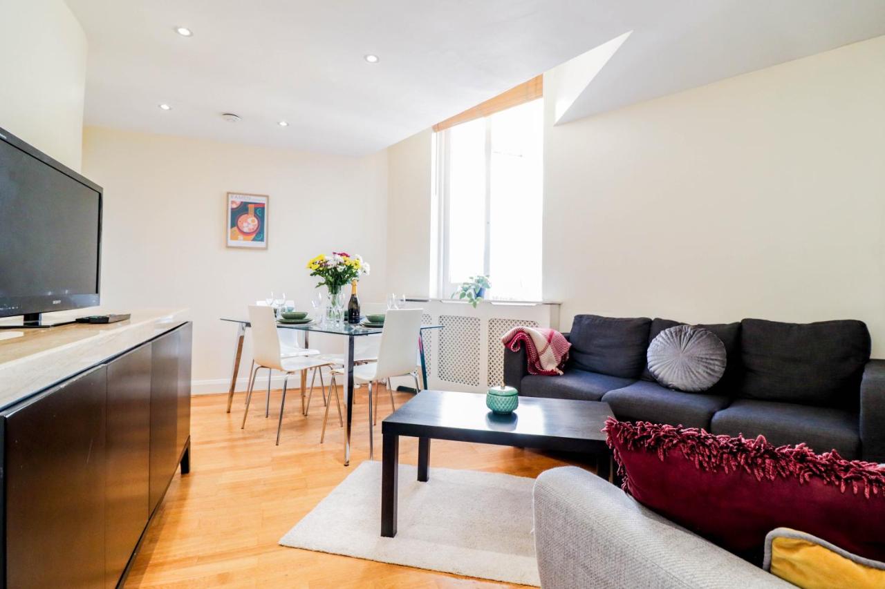 B&B London - Spacious 4-Bed in St.John's Wood - Bed and Breakfast London