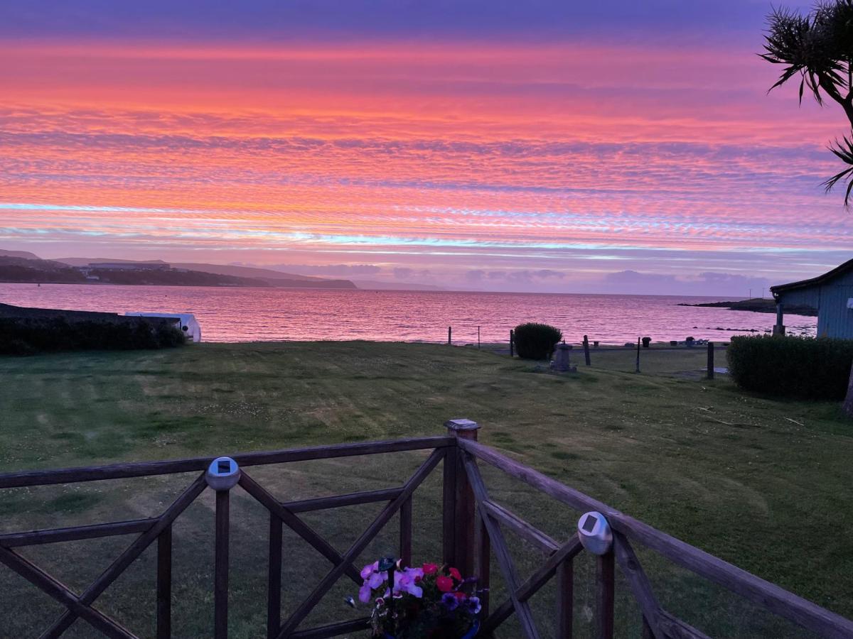 Mariners House. Luxury, private beachside villa - B&B Ballylumford