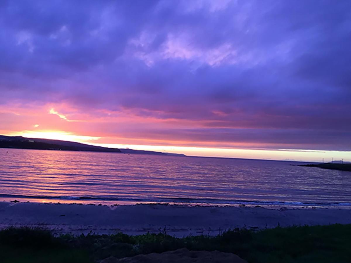 Mariners House. Luxury, private beachside villa - Chambres d’hôtes Ballylumford