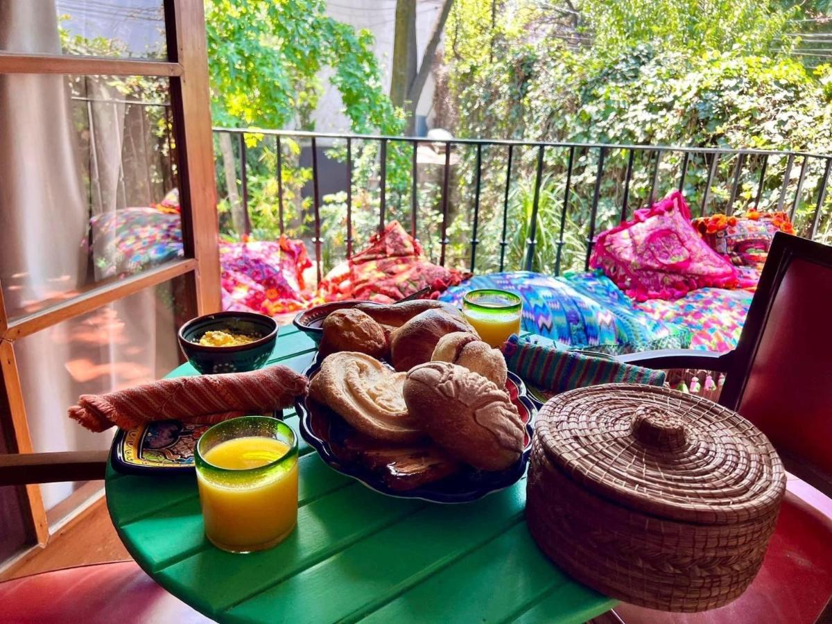 The Tower of Alebrijes in San Angel Inn - B&B