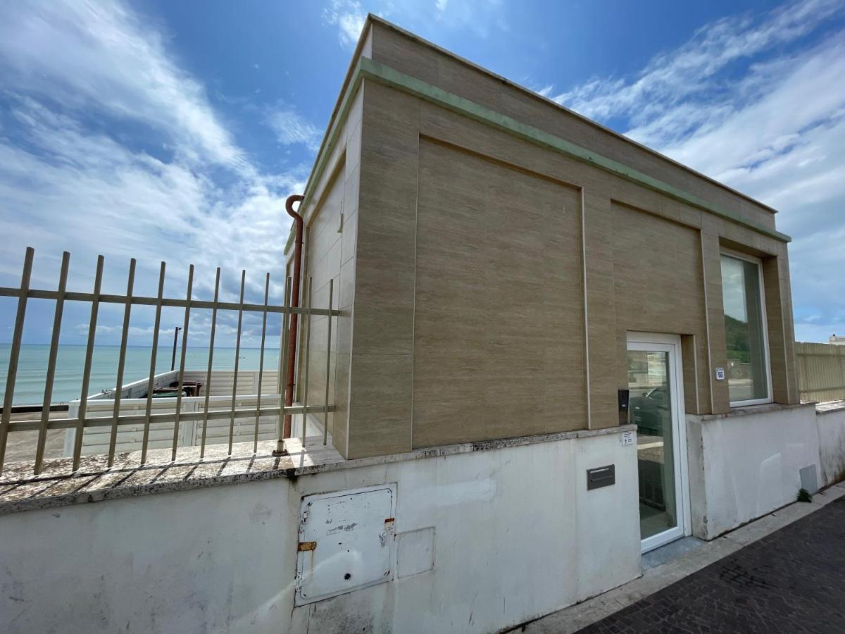 A Window to the Sea - B&B