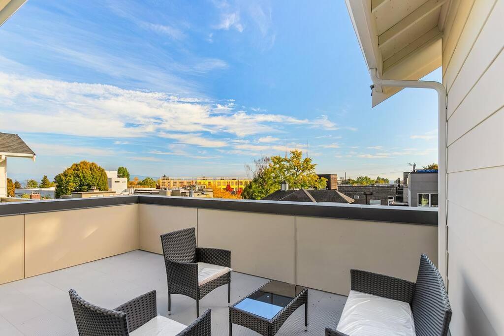 Caraxes's Blood Wyrm Lair - B&B Seattle