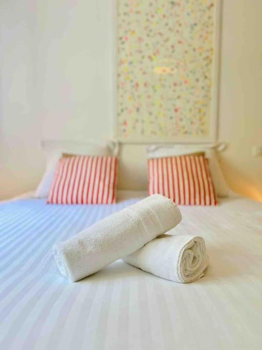 Le White Pearl : Apt 4 Prs, Parking, Clim - B&B Antibes