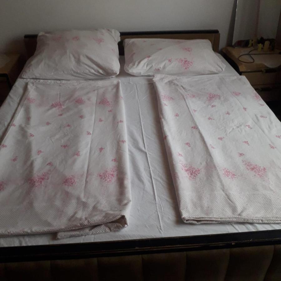 Village House - Bed and Breakfast