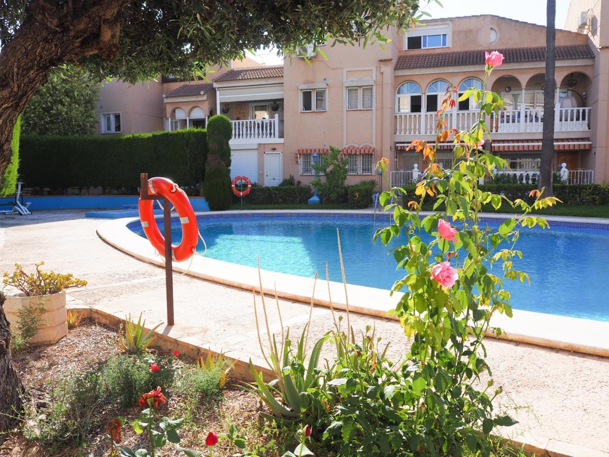 Casa Narú Albir, duplex appartement met ruim terras en buitenkeuken - B&B Alboraya