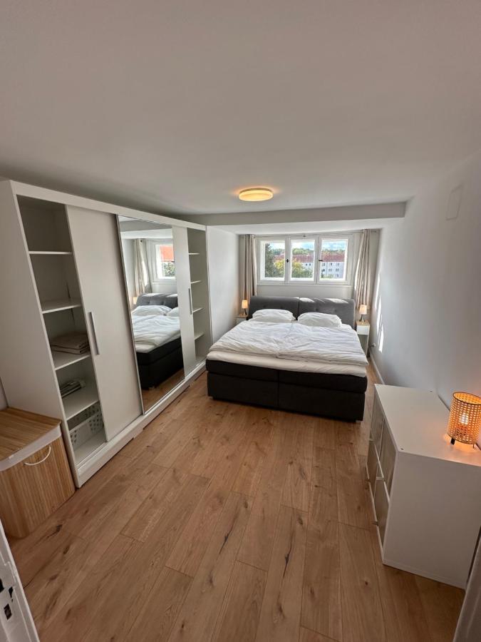 B&B Hennigsdorf - lichtdurchflutete Dachgeschosswohnung vor den Toren Berlins - Bed and Breakfast Hennigsdorf