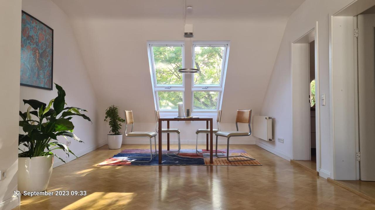 B&B Karlsruhe - Modernes Apartment mit 3 Zimmern - Bed and Breakfast Karlsruhe