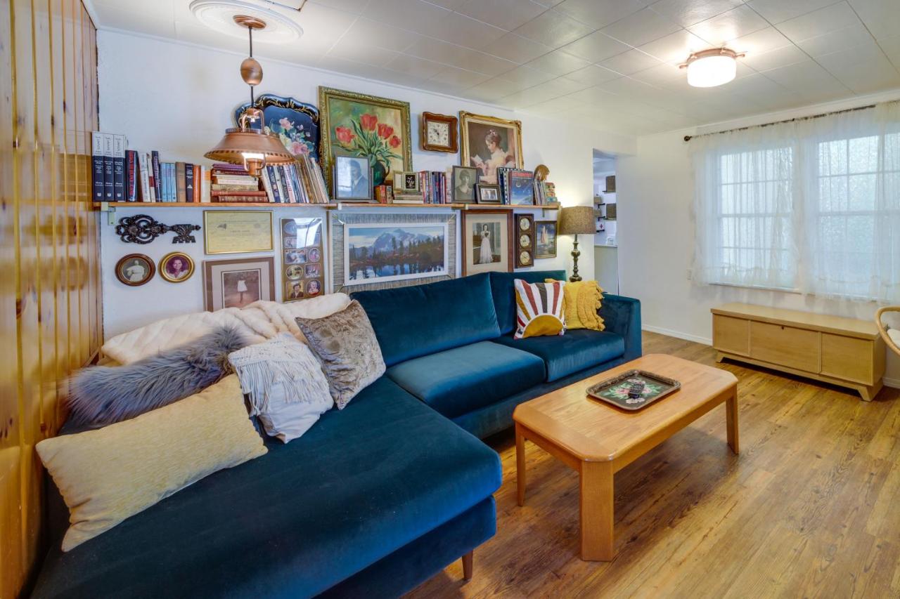 Newport Cabin on Diamond Lake with Private Boat Dock - B&B