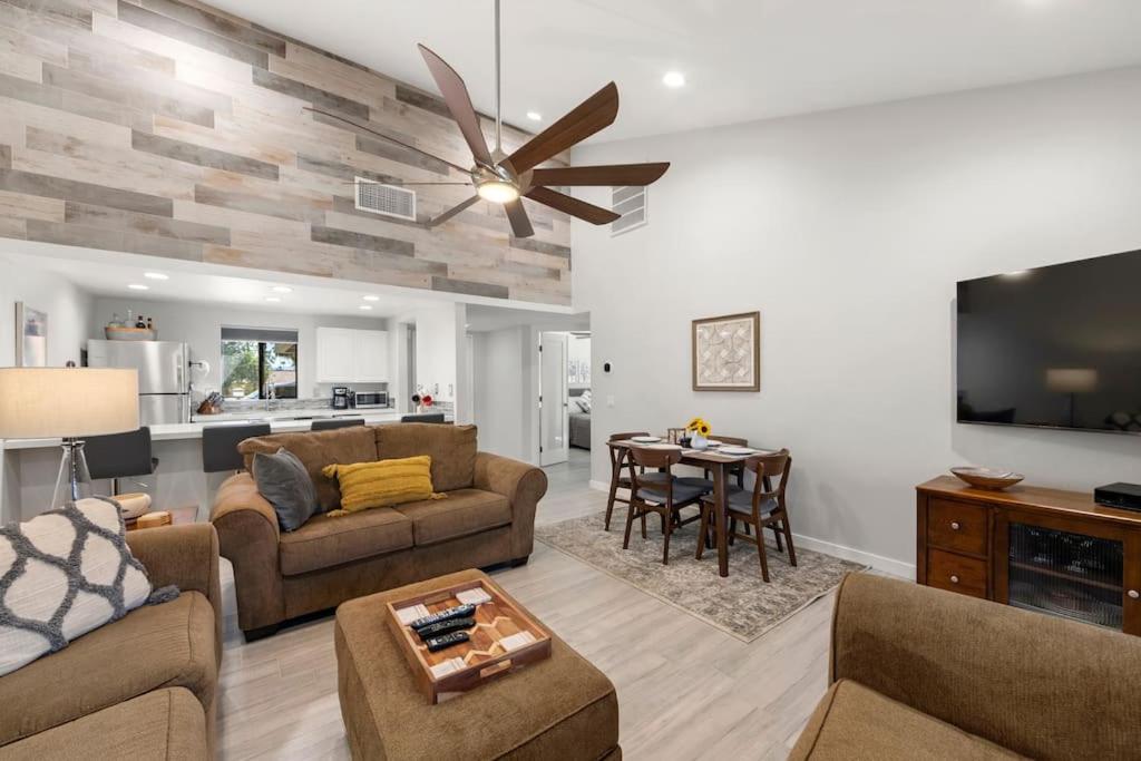 Luxurious fairway condo resort country club - Chambres d’hôtes Palm Desert
