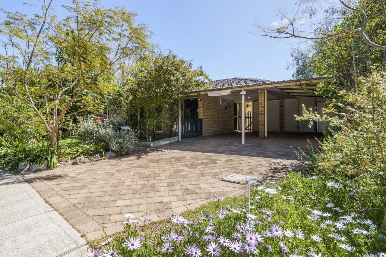 Secret Garden Cottage Busselton - Chambres d’hôtes