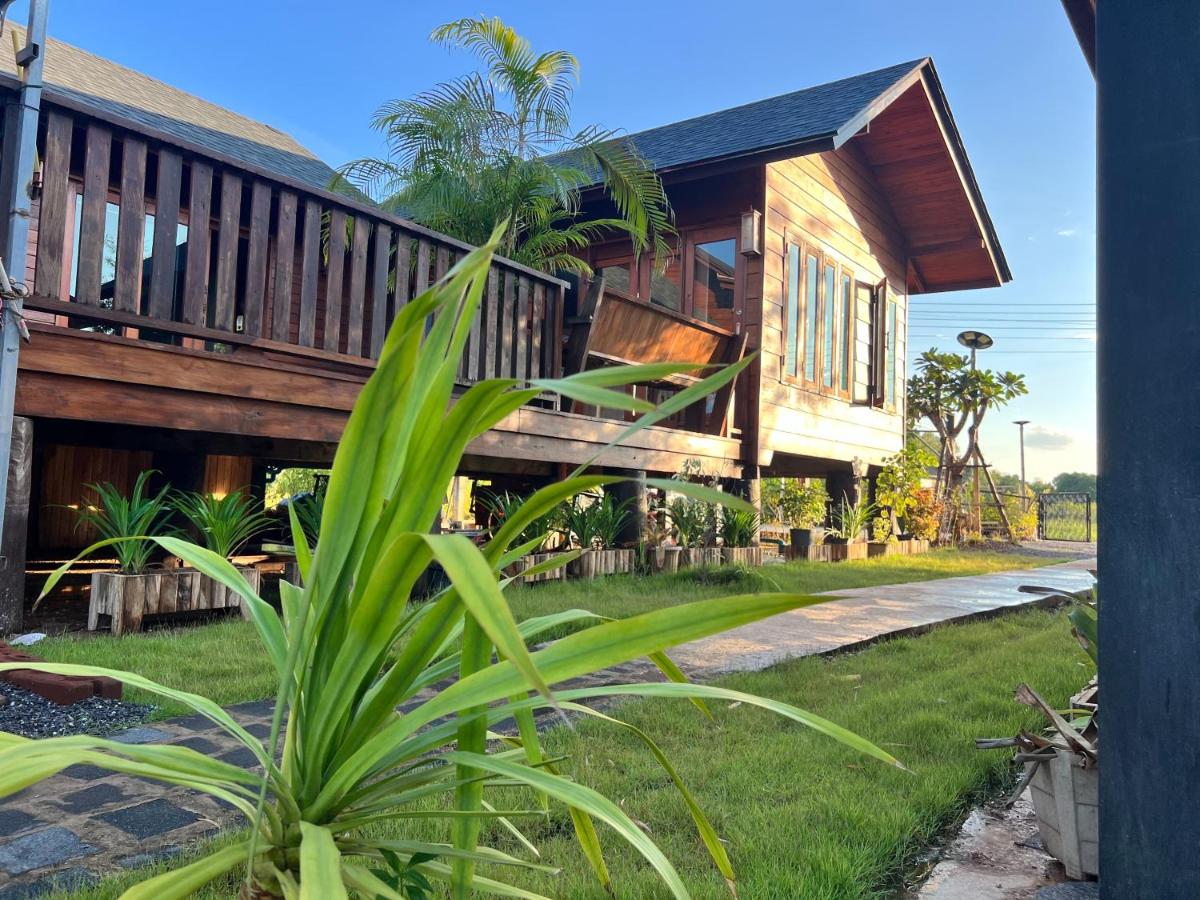 Bann Rai I Na - B&B Phrae