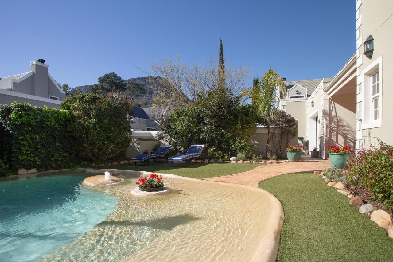 B&B Franschhoek - Sunflower Villa in Franschhoek - Bed and Breakfast Franschhoek