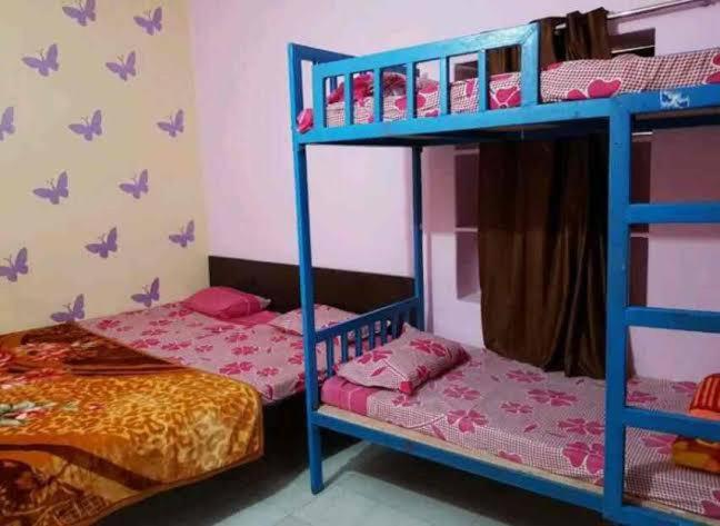 Dormitorio Maschile per 4 Persone