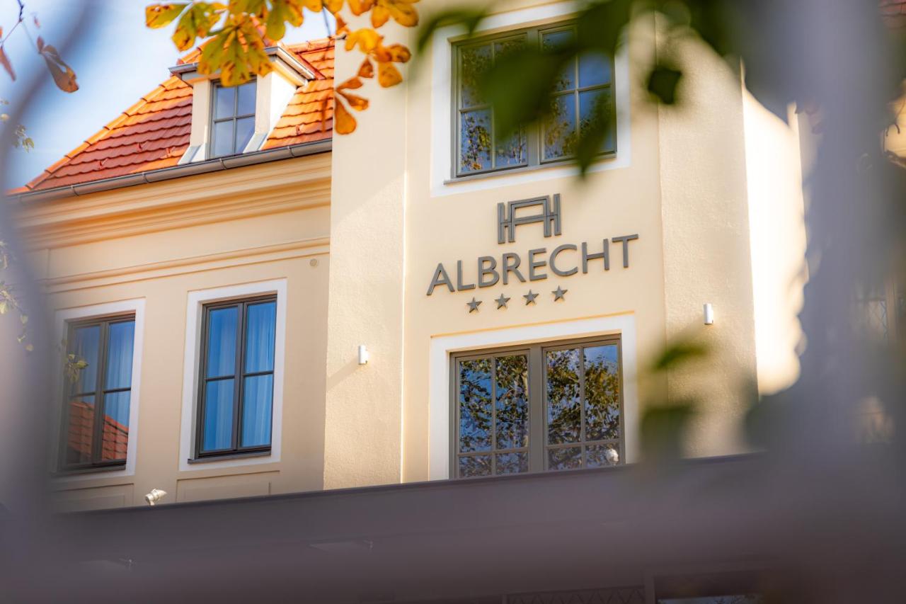 B&B Bratislava - Hotel ALBRECHT - Bed and Breakfast Bratislava