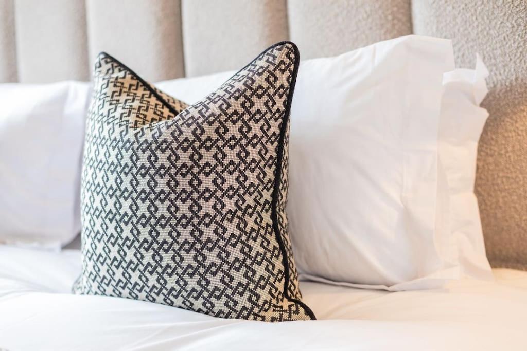 Luxurious 4-Bed Holiday Retreat - B&B Finchley