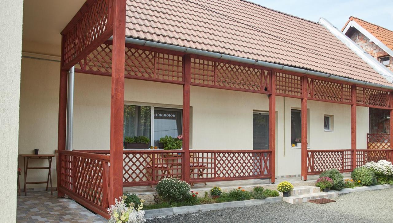 CONFORT HOUSE PLUS - Bed and Breakfast