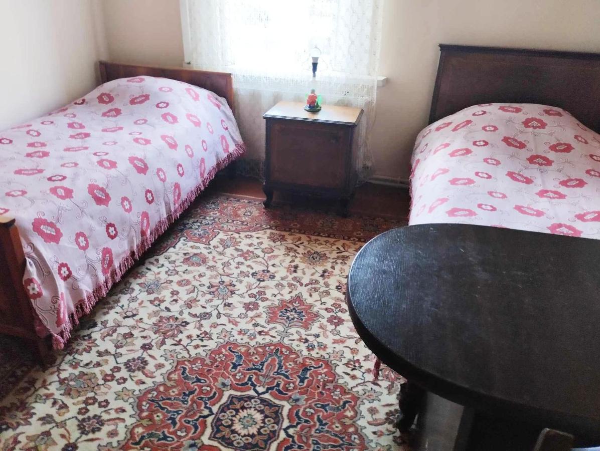 Habitación Triple Económica con baño compartido