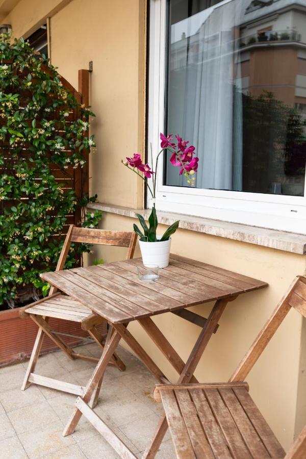 Tweepersoonskamer met 1 of 2 Bedden en Eigen Externe Badkamer