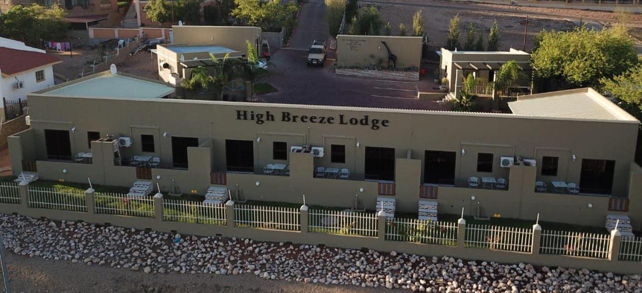 B&B Upington - High Breeze Lodge - Bed and Breakfast Upington