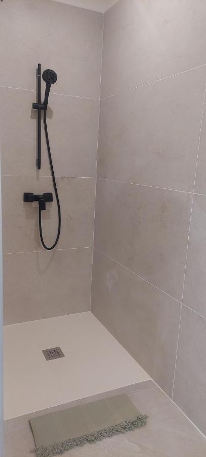 Villa st Francois Piscine privée chauffée ,clim ,parking gratuit - Chambres d’hôtes