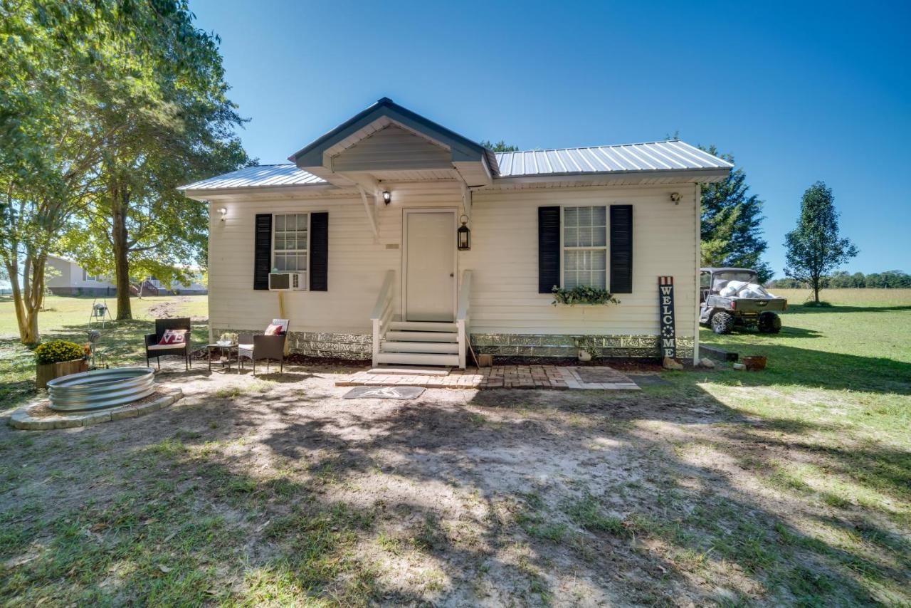 Sylvan Cabin on 73 Acres - Pond On-Site! - B&B