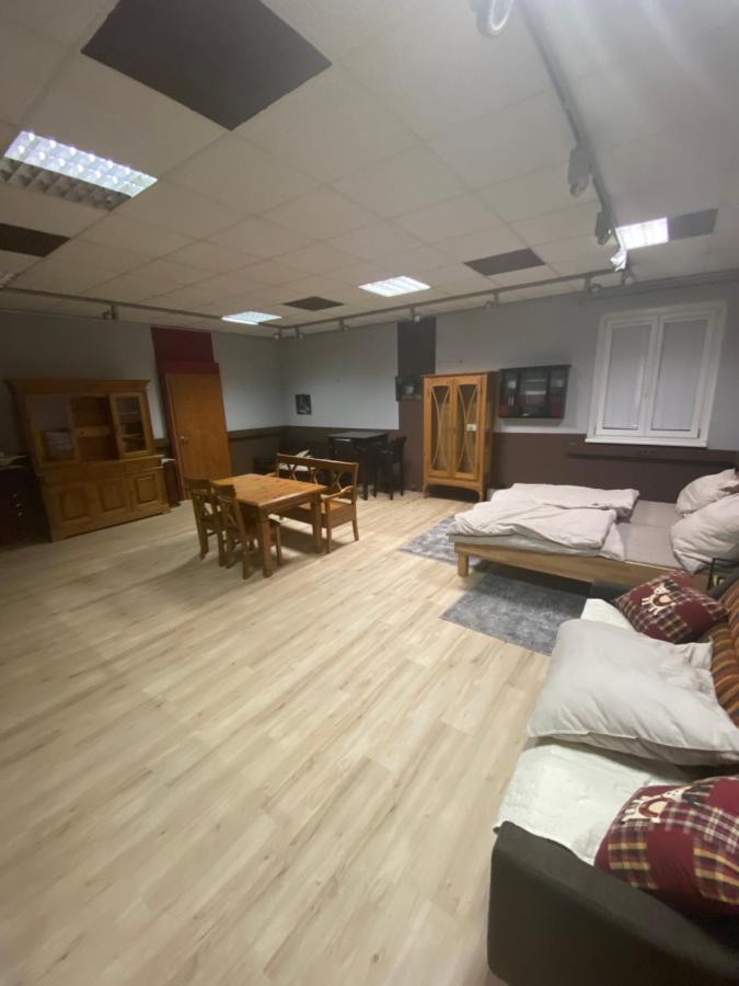 Nous Cafe & Restaurant - B&B Krummnußbaum an der Donauuferbahn