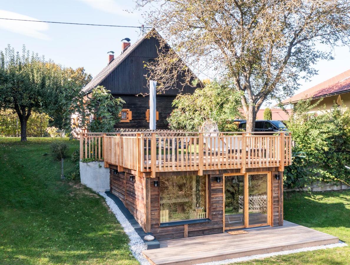 B&B Bischofegg - Das Ferienhaus mit Sauna! Neu renoviertes "Liebler Heimathaus" mit Sauna aus Zirben-Altholz, einer "Styrian Whisky Relaxing Lounge" sowie großer Panoramaterrasse! - Bed and Breakfast Bischofegg