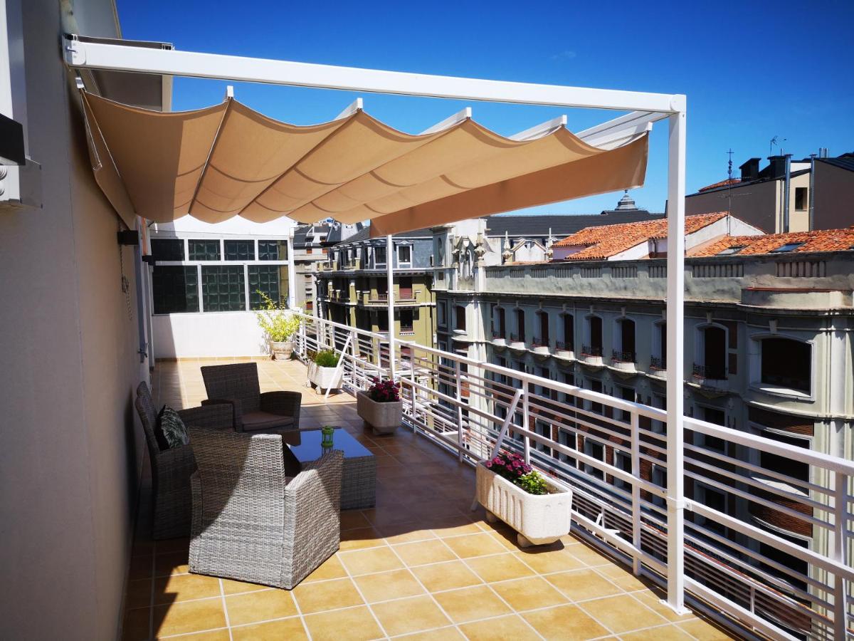 B&B León - BURGO NUEVO Ático de lujo en pleno centro con terraza y vistas - leonapartamentos - Bed and Breakfast León