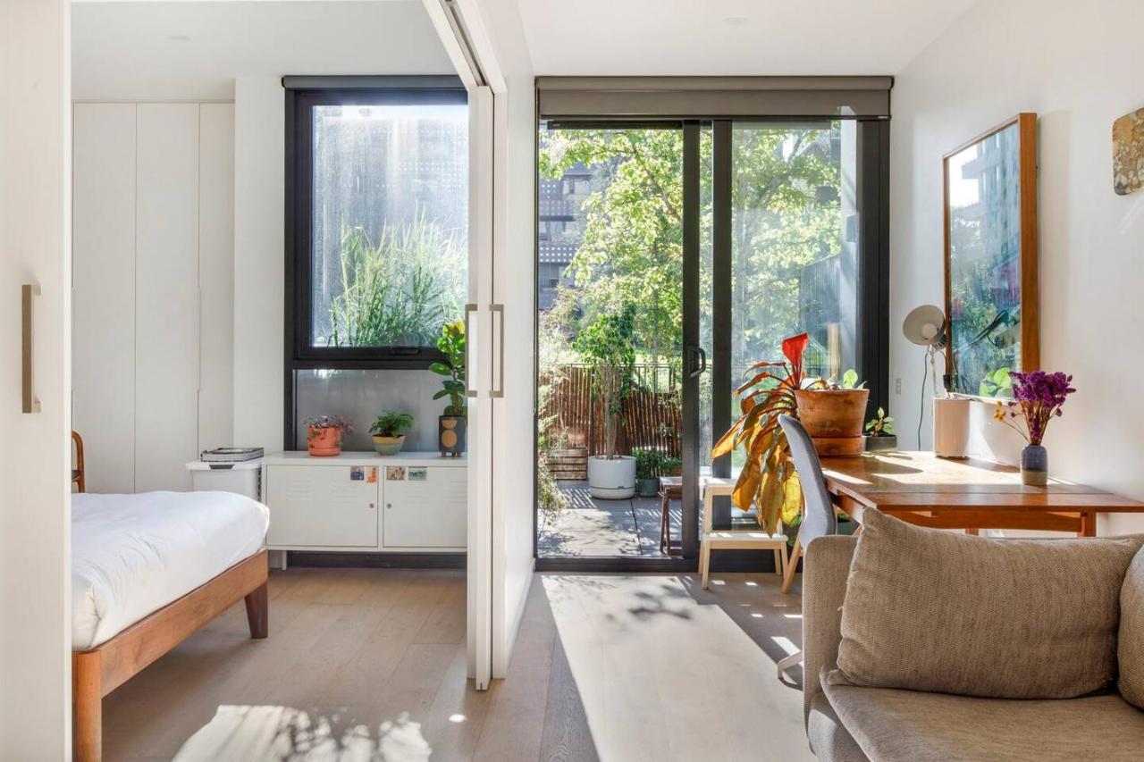 Carlton meets Fitzroy at this Leafy Urban Hideaway - B&B