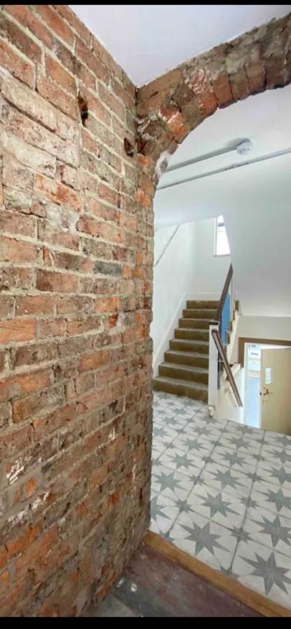 Stylish 3 bedroom apartment in historic city centre building - B&B Sheffield