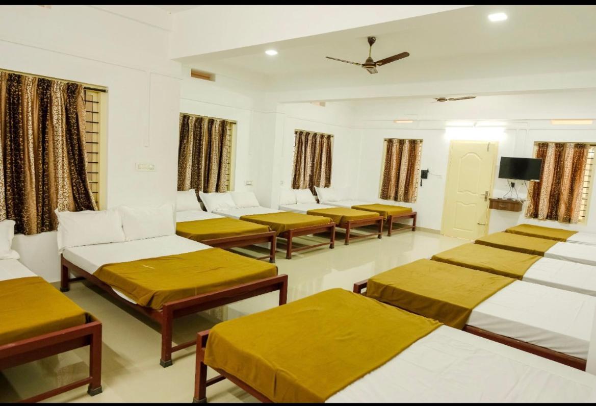 Mixed Dormitory Room