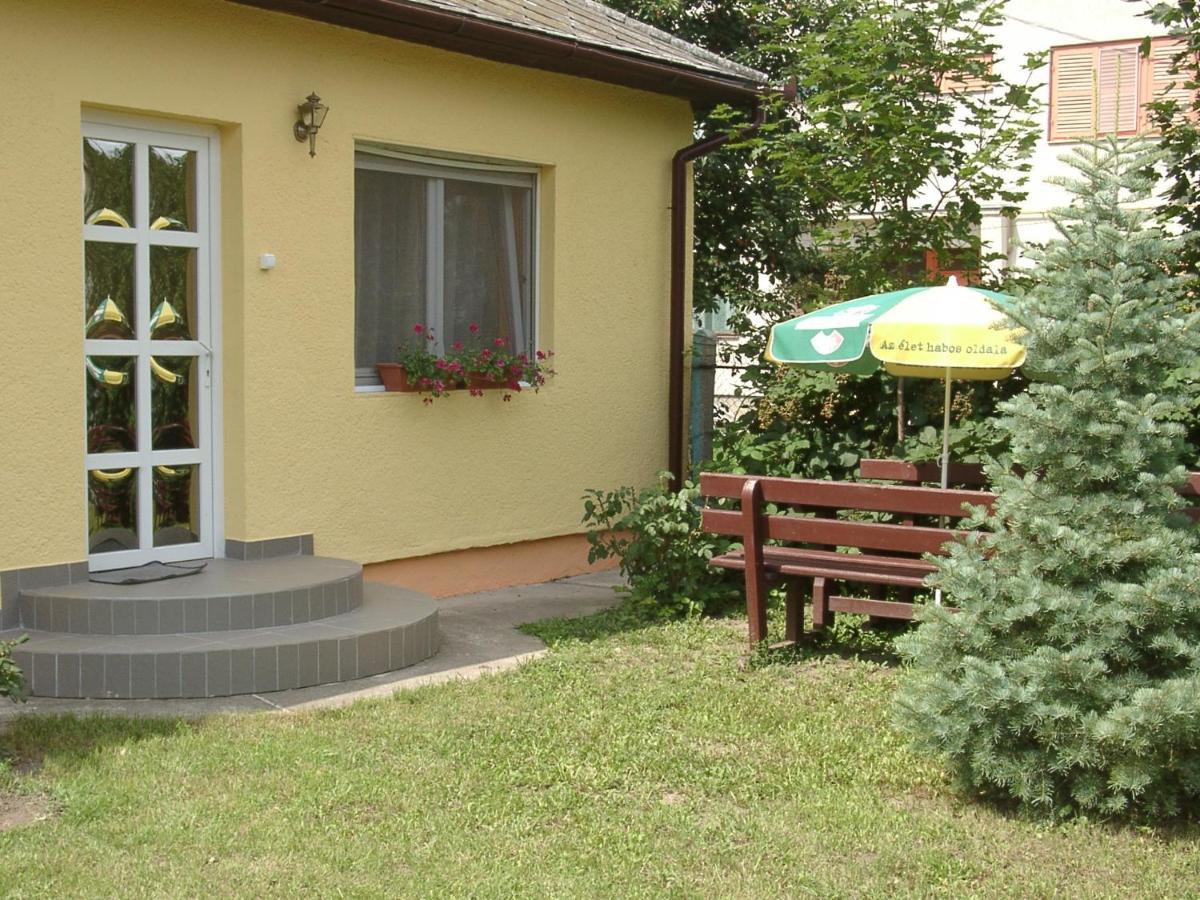 Emese Apartman - B&B