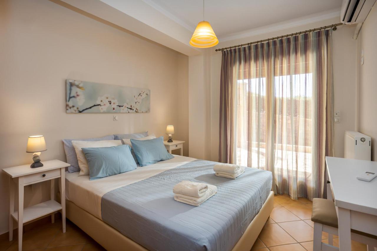 Ferienwohnung mit 1 Schlafzimmer mit Meer- und Poolblick