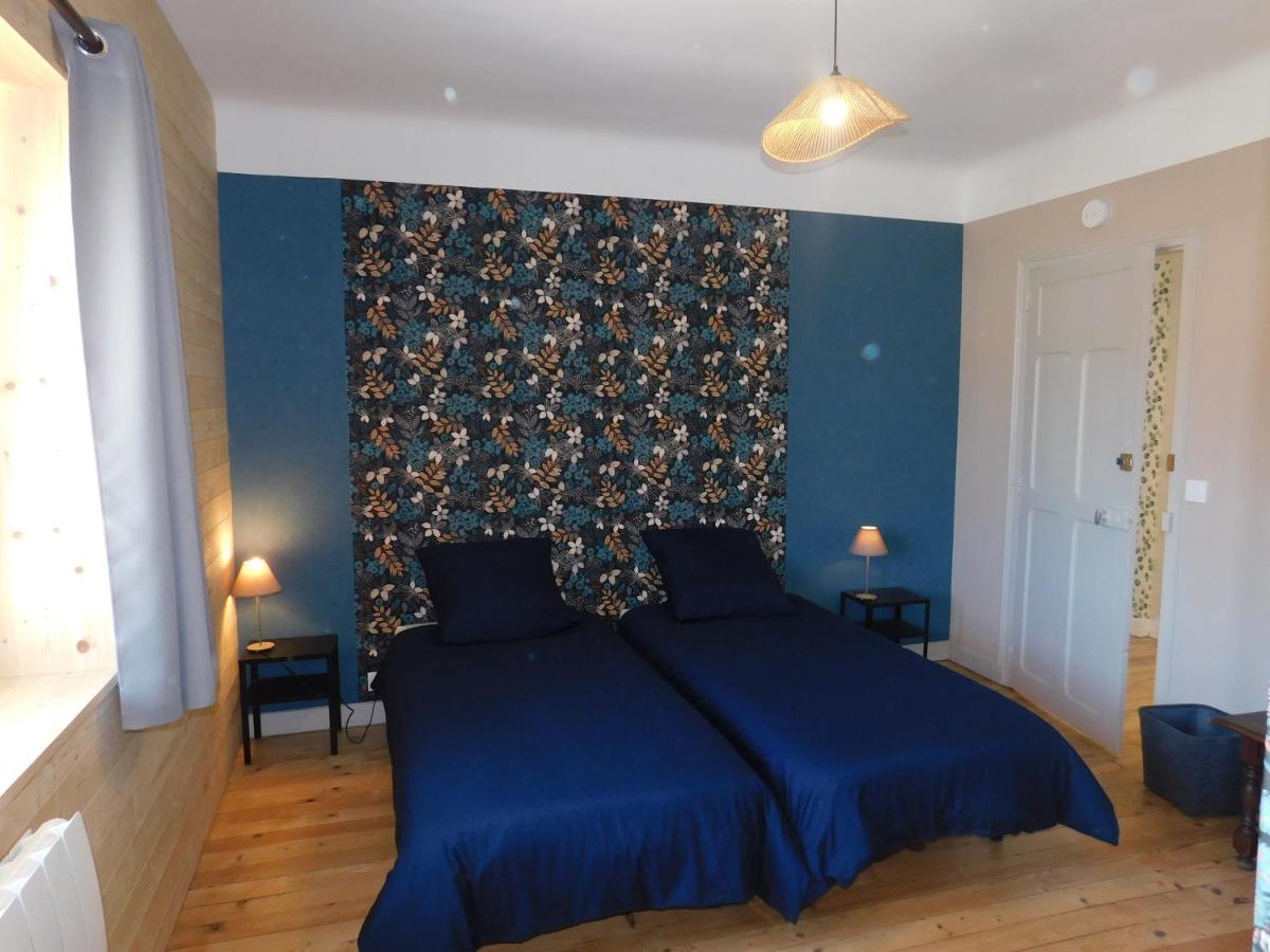 Twin Room with Shower