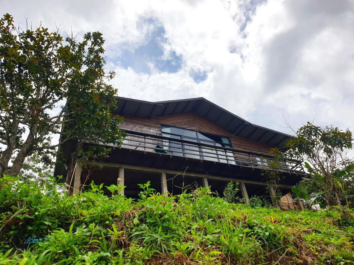 Tuyên Chiến Home - Nhà Gỗ - B&B