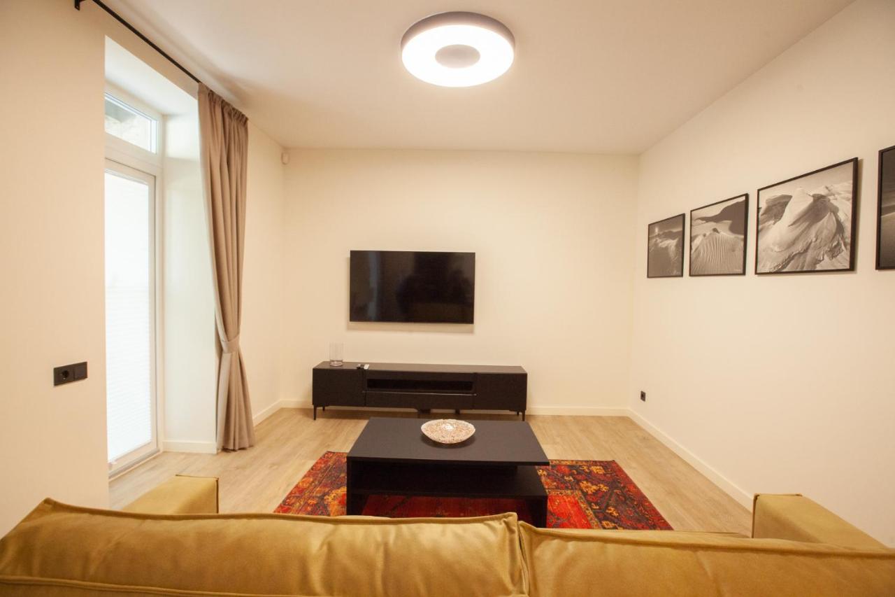 Cozy apartment in the old town of Klaipėda on the first floor with free parking - Chambres d'hôtes Klaipėda