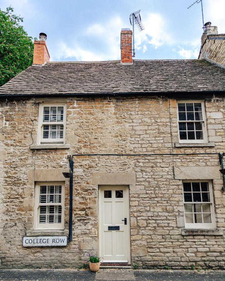 Delightful Cotswold Cottage for two, Log Burner, Garden & Dog Friendly - B&B