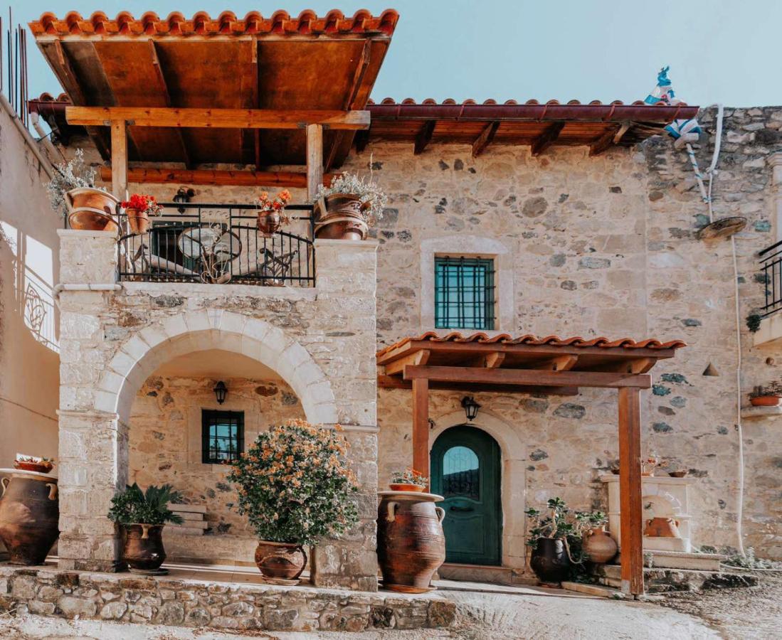 Traditional stone house Ariadne near Matala beach - B&B