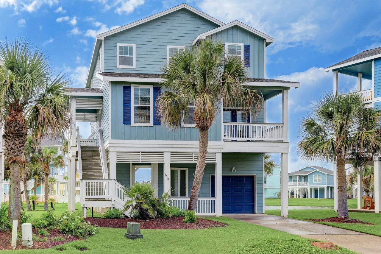 Cozy Beach Home with Hot Tub, Resort Amenities, Oceanbay, lake views and 3 decks! - B&B