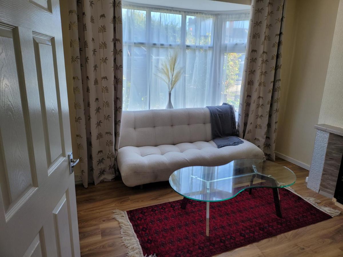 B&B Reading - Bright And Homely 1 bedroom flat - Bed and Breakfast Reading
