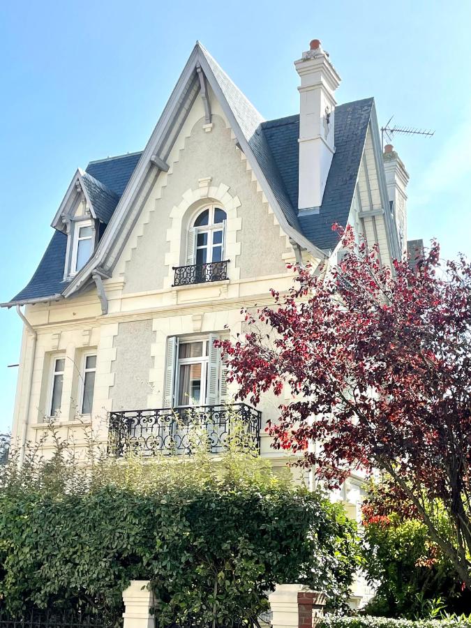 77 VH - Villa piscine - plein centre - Ferienwohnung