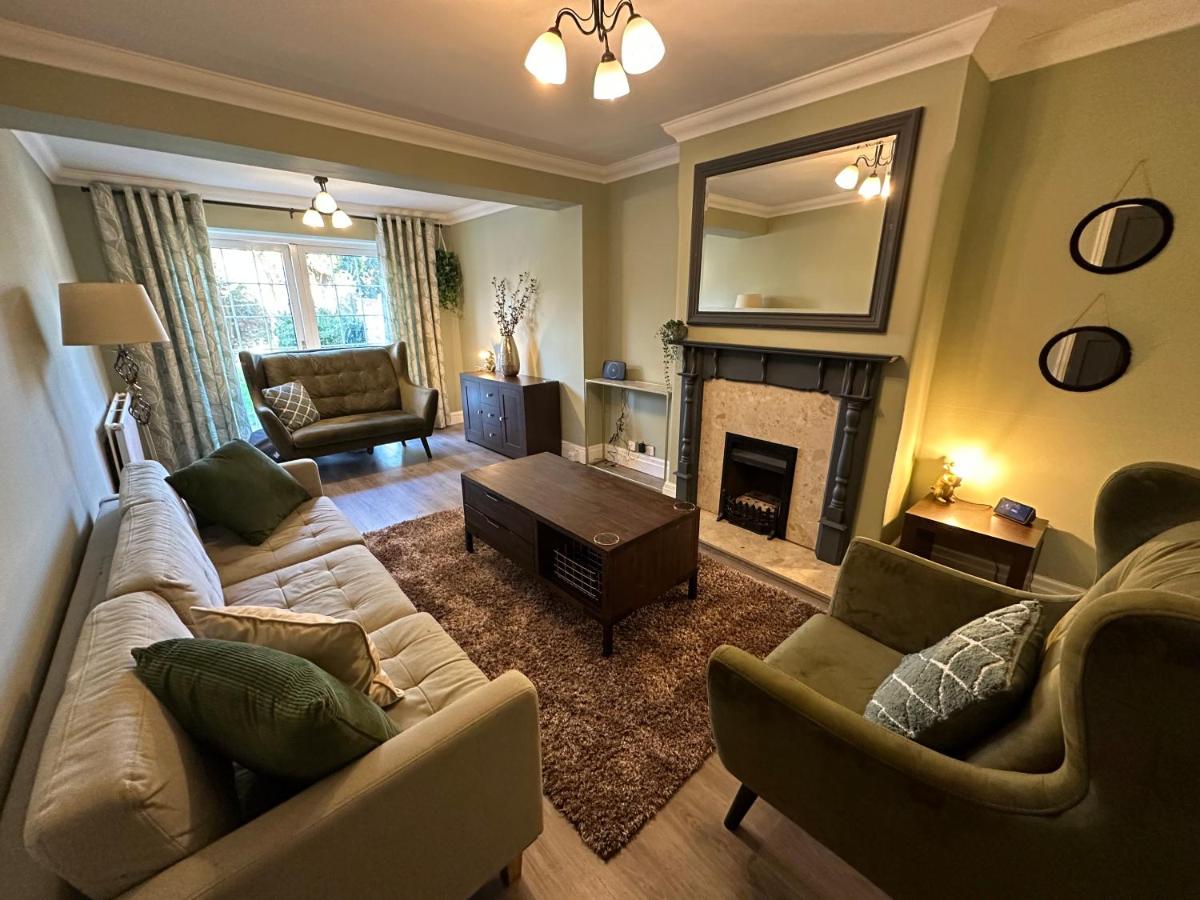 B&B Sale - Stylish & Homely 3 BR House - Bed and Breakfast Sale