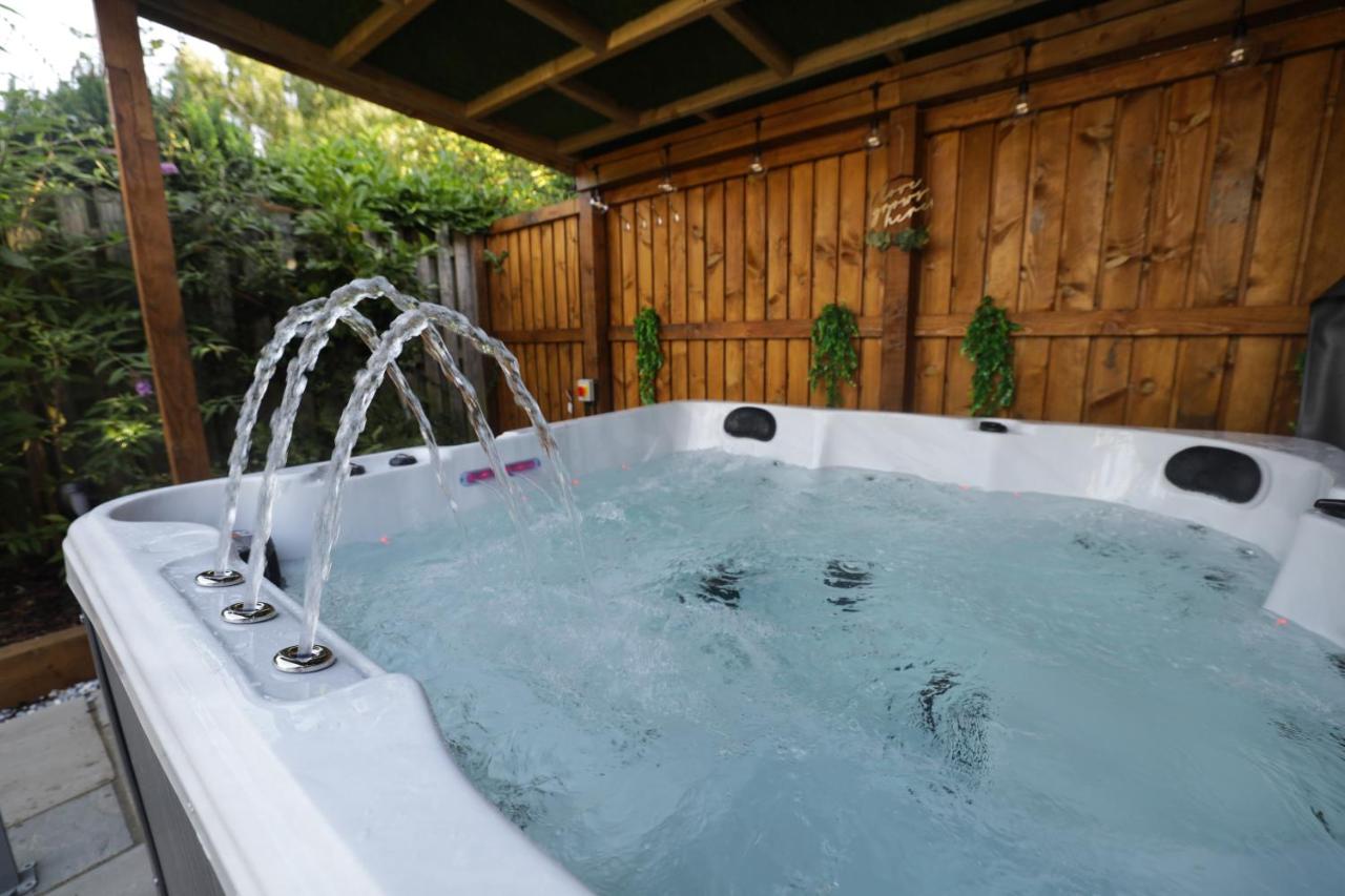 Oasis Retreat Hot Tub Cupar - Ferienwohnung Cupar