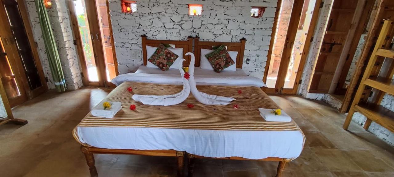 Deluxe Double or Twin Room with Mountain View