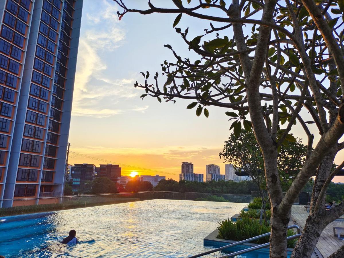 Kanvas Soho Cyberjaya/Netflix/Gym/Jacuzzi/KLIA - B&B Cyberjaya