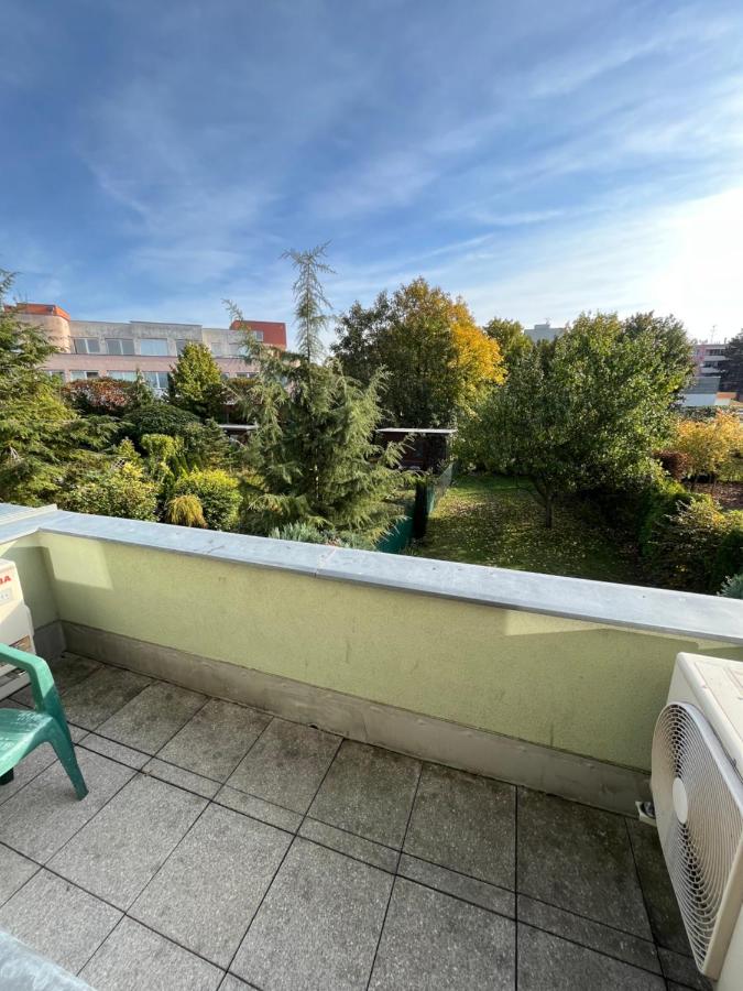 Zweibettzimmer mit Balkon