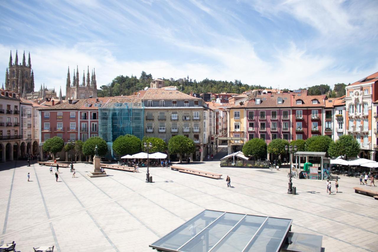 Increíble piso en la plaza Mayor, con garaje - B&B Burgos