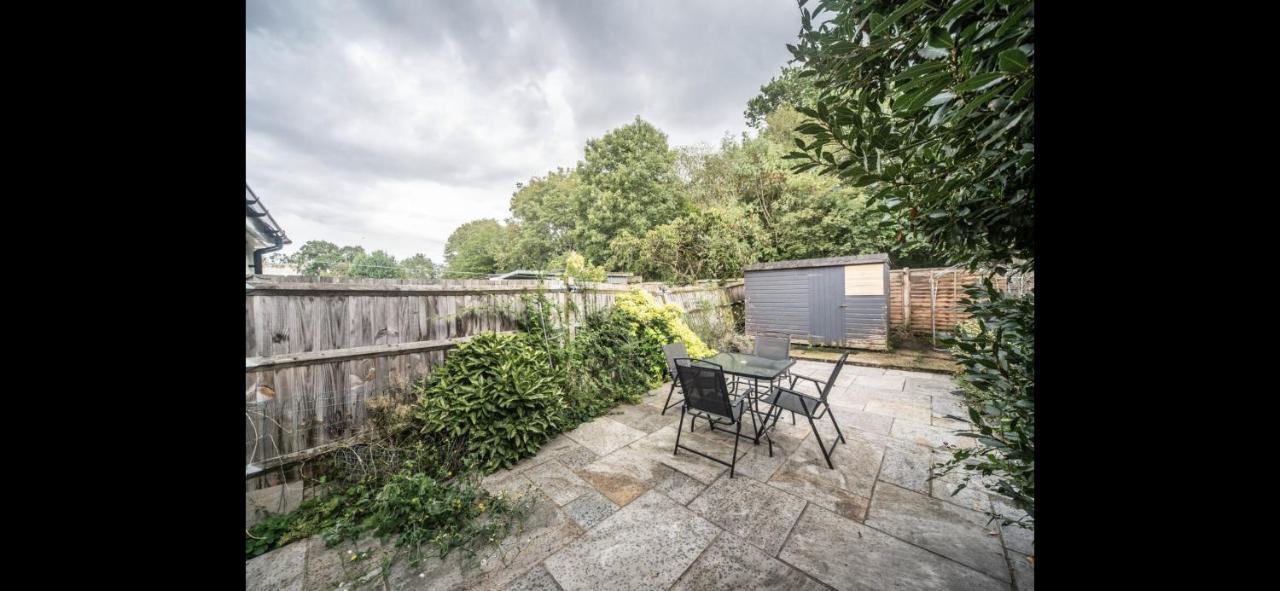 Chessington Blue with parking - Ferienwohnung Chessington