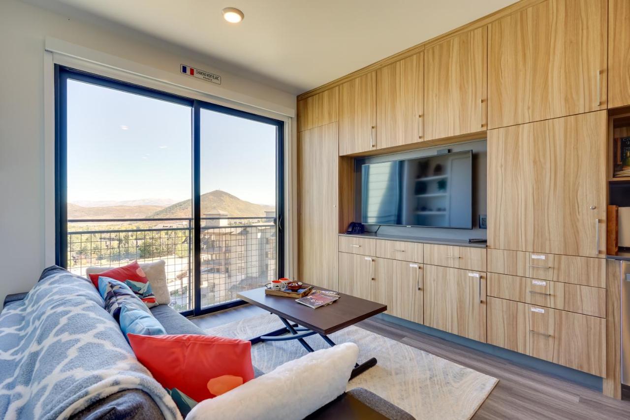 Park City Studio with Mountain View Walk to Lifts! - B&B Park City