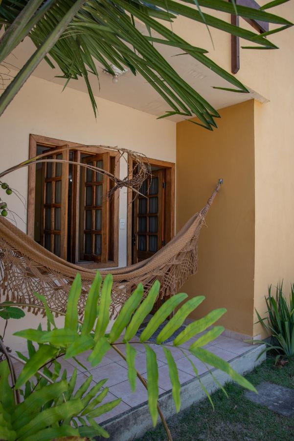 em frente à PRAIA de Taperapuan; piscina; 1 quarto; WiFi 300 mbs; Estacionamento Gratuito 1 veículo - Chambres d'hôtes Porto Seguro